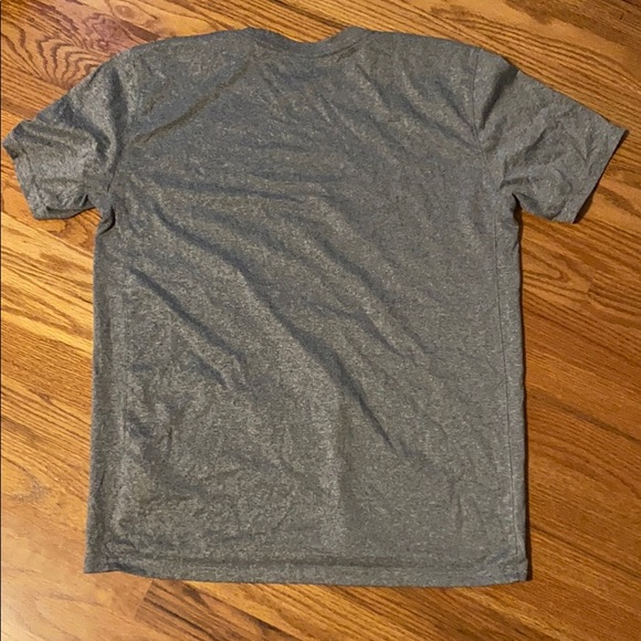 Excellent condition grey Nike tee shirt - Picture 2 of 3